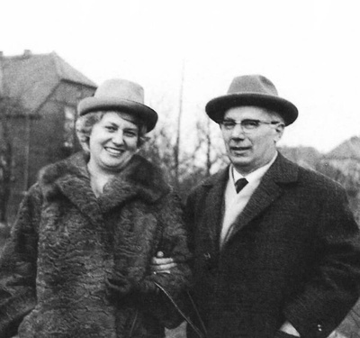 Eine schwarz-weiß Aufnahme von Ursula und Hans Bernstein