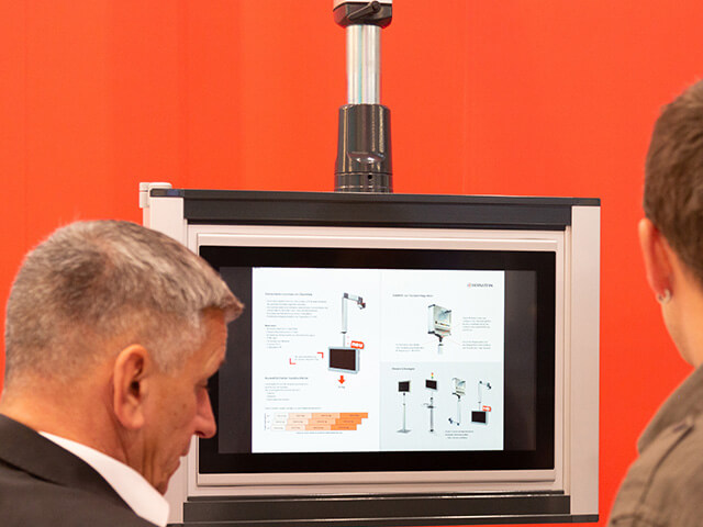 Bediengehäuse CC-4000 mit Tragarmsystem-Anbindung