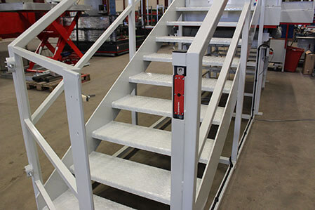 Sicherung eines Treppenaufgangs mit dem BERNSTEIN Sicherheitsschalter SLC