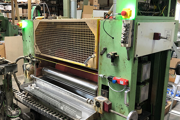 Retrofit with modern safety products from BERNSTEIN Retrofit of a laminating line with modern safety products from BERNSTEIN